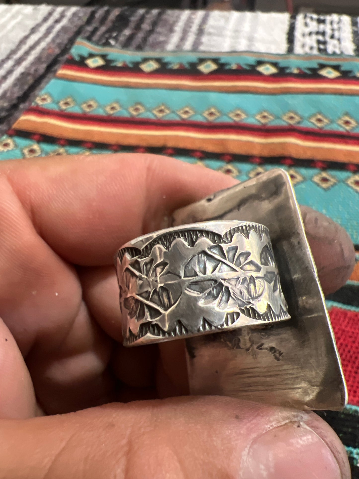 Handmade sterling silver and inlaid fabric material and pool ball cab. Size9